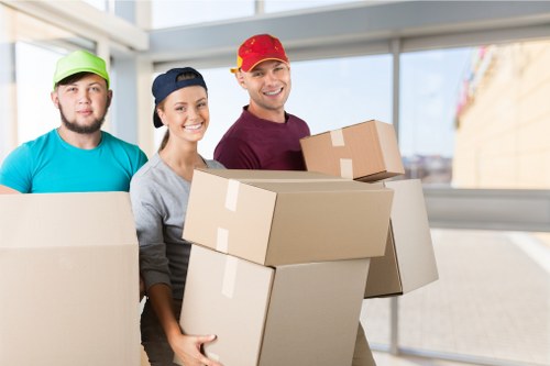 Packing and moving with man with van Roehampton